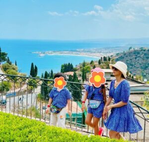 Lee Bo-young X Ji Sung's family trip with their two children